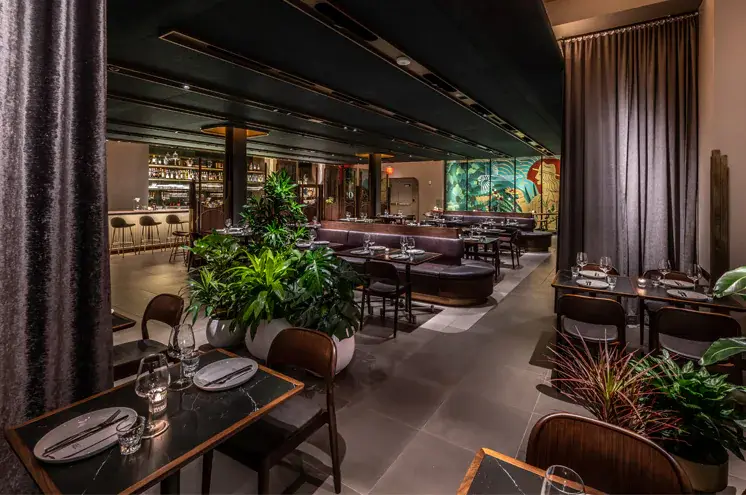 COFFEE & COCKTAIL LOUNGE